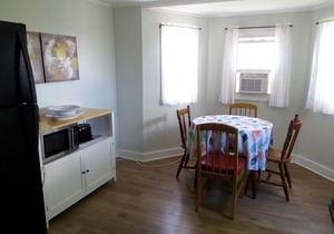 *2 Bedroom Pine Point Beach Cottage* With Marsh Views!