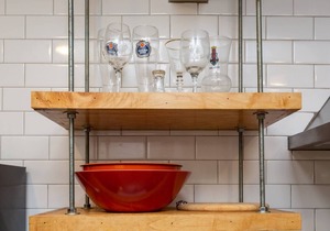 2 BR Trendy Apt Walking Distance to Hospital