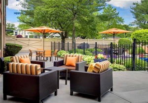 2 Comfortable Units! FREE Parking, Pets Allowed, Near K1 Go Kart Speedway!