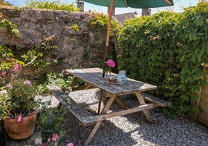 2 EASTON BARN, pet friendly, with a garden in Bigbury