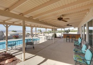 2 Mi to Lake Havasu Private Oasis with Pool and Views