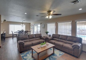 2 Mi to Lake Havasu Private Oasis with Pool and Views