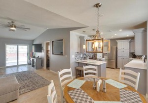 2 Mi to Lake Havasu Home with Patio and Pool