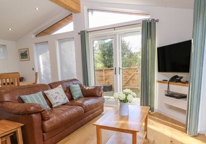 2 MILLER'S ISLAND, pet friendly, luxury holiday cottage in Lanreath