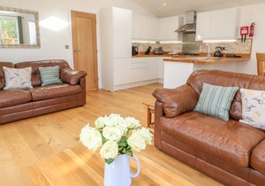 2 MILLER'S ISLAND, pet friendly, luxury holiday cottage in Lanreath