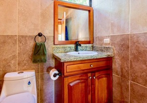 2 minute walk to beach at National Park and restaurants. Perfect for couples and solo travelers.