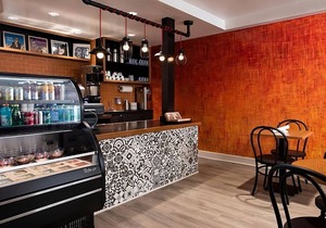 2 Modern Units! Family- Friends Reunion at the Rooftop Poolside Bar