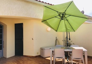 2-room apartment in Lumio with terrace and parking, 100m from the beach