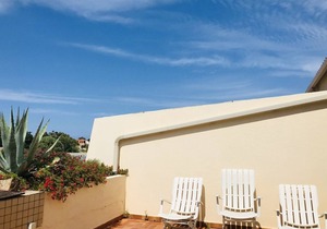 2-room apartment in Lumio with terrace and parking, 100m from the beach