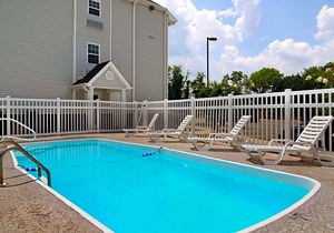 2-Star Hotel ∙ Microtel Inn & Suites Huntsville