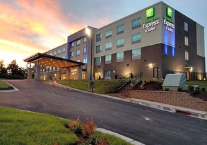 2-Star Hotel ∙ Holiday Inn Express & Suites - Charlotte NE - University Area, an IHG Hotel