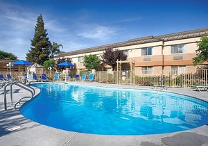 2-Star Hotel ∙ Best Western Porterville Inn