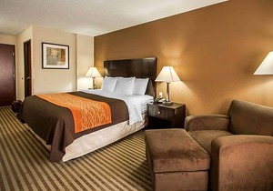 2-Star Hotel ∙ Comfort Inn Portland near I-84 and I-205