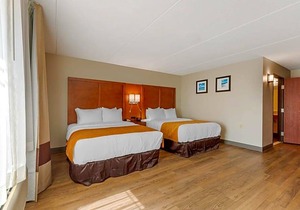 2-Star Hotel ∙ Comfort Inn & Suites