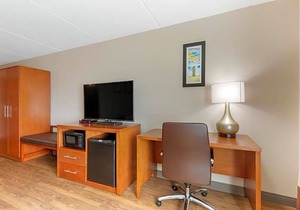 2-Star Hotel ∙ Comfort Inn & Suites