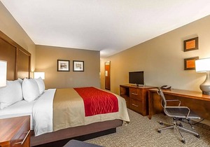 2-Star Hotel ∙ Comfort Inn & Suites Rocklin