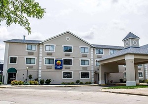 2-Star Hotel ∙ Comfort Inn River's Edge