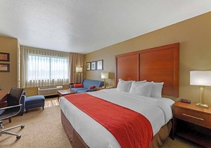 2-Star Hotel ∙ Comfort Inn River's Edge