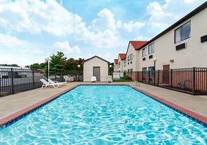 2-Star Hotel ∙ Days Inn & Suites by Wyndham Seaford