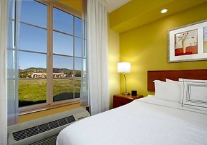2-Star Hotel ∙ Fairfield Inn & Suites by Marriott Fairfield Napa Valley Area