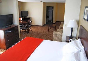 2-Star Hotel ∙ Holiday Inn Express & Suites Superior, an IHG Hotel