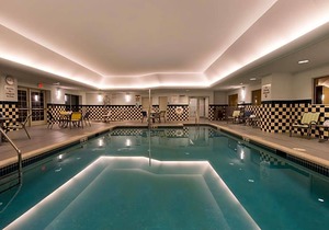 2-Star Hotel ∙ Holiday Inn Express and Suites Dickson City, an IHG Hotel