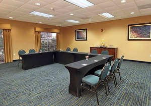 2-Star Hotel ∙ Hampton Inn Cocoa Beach