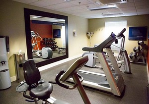 2-Star Hotel ∙ Hampton Inn & Suites Grenada