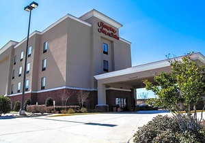 2-Star Hotel ∙ Hampton Inn & Suites Grenada