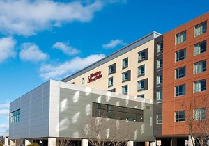 2-Star Hotel ∙ Hampton Inn & Suites Grand Rapids Downtown