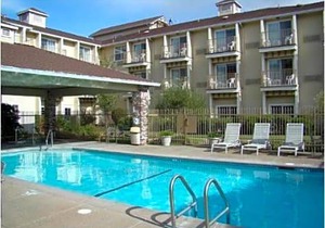 2-Star Hotel ∙ Hampton Inn Ukiah