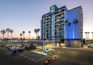 2-Star Hotel ∙ Holiday Inn Express & Suites Santa Ana - Orange County, an IHG Hotel