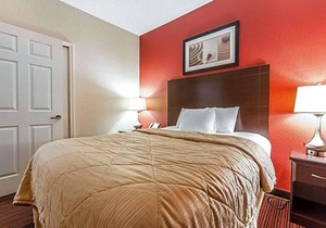 2-Star Hotel ∙ MainStay Suites Knoxville Airport