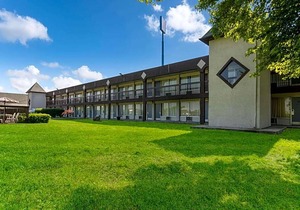 2-Star Hotel ∙ Quality Inn
