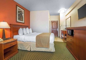 2-Star Hotel ∙ Quality Inn Winnemucca- Model T Casino