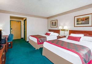 2-Star Hotel ∙ Ramada by Wyndham Strasburg Dover