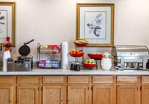 2-Star Hotel ∙ Ramada by Wyndham Strasburg Dover