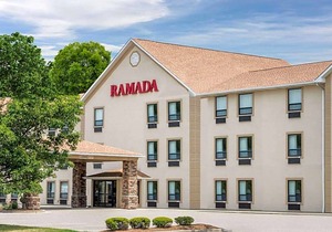 2-Star Hotel ∙ Ramada by Wyndham Strasburg Dover