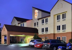2-Star Hotel ∙ Red Roof Inn Clyde