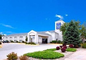 2-Star Hotel ∙ Sleep Inn & Suites Columbus