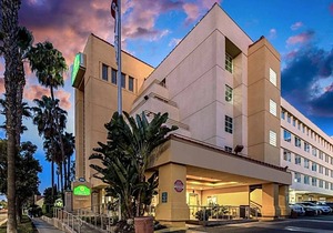 2-Star Hotel ∙ La Quinta by Wyndham Anaheim