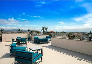 2-Star Hotel ∙ Hampton Inn & Suites Hermosa Beach