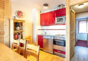 200m from resort center, balcony, parking, tv, ski locker, 55m², Valmorel