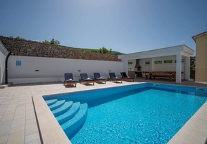 230 m² Accommodation ∙ 8 bedrooms ∙ 16 guests