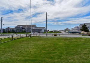 248/250 Loring- Adorable duplex 500 ft to the entrance of West Dennis Beach