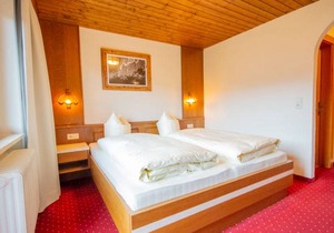 250 m² Apartment ∙ 10 bedrooms ∙ 20 guests