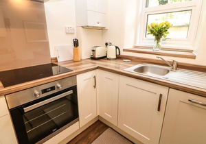 27 BONGATE, pet friendly, with open fire in Appleby-In-Westmorland