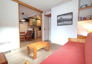 27m² studio with balcony, pets allowed, near lifts