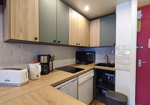 27m² studio with balcony, pets allowed, near lifts