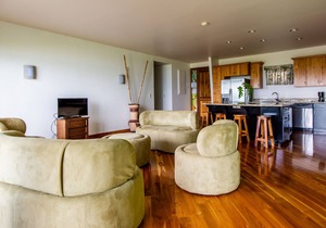 2B/2B IMPRESSIVE LAKE ARENAL, 3 POOLS, FULL KITCHEN